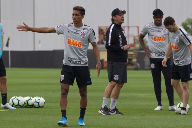 Pedrinho no último treino antes do jogo contra o Palmeiras