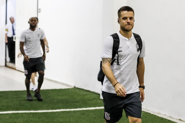 Ramiro chega ao Pacaembu para jogo contra o Palmeiras, pelo Brasileirão