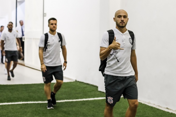 Régis chega ao Pacaembu para jogo contra o Palmeiras, pelo Brasileirão