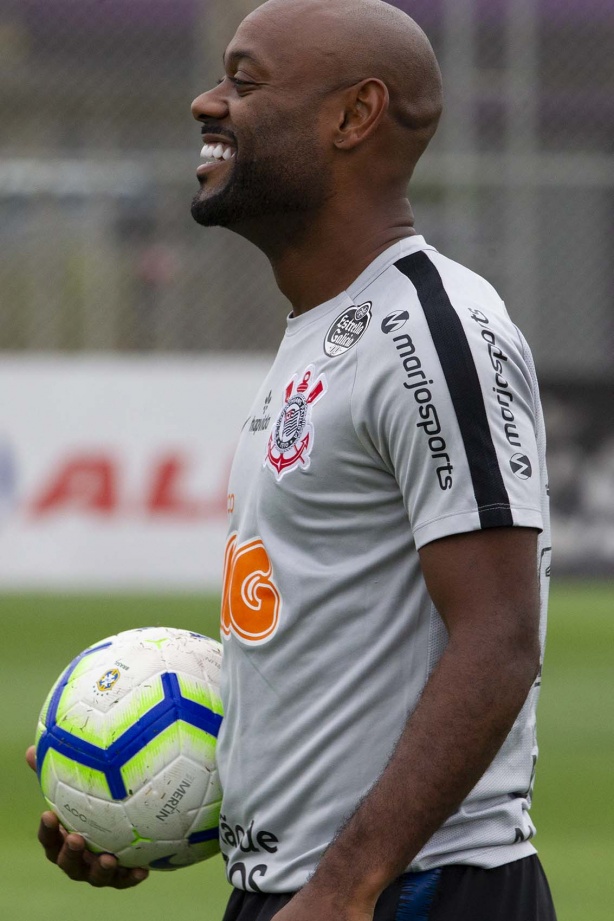 Vagner Love no último treino antes do jogo contra o Palmeiras