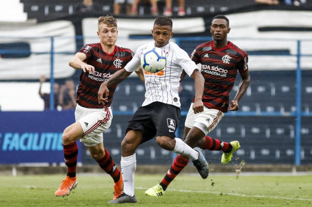 Pela semifinal do Brasileiro Sub-20, Corinthians leva a pior e sai atrás do Flamengo