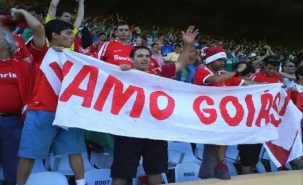 Torcida colorado apoiando o Gois em jogo de 2007