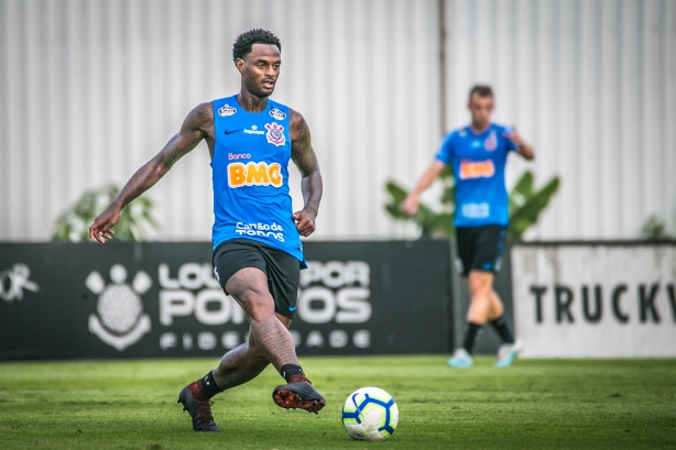 Renê Júnior no treinamento desta quarta-feira no CT Joaquim Grava
