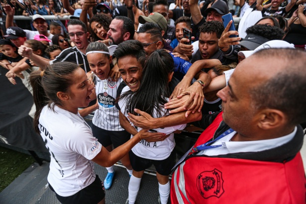 Confira as melhores imagens da decisão do Campeonato Paulista Feminino