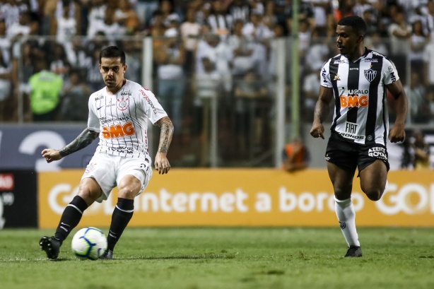 Fagner durante jogo com o Atlético-MG, pelo Campeonato Brasileiro