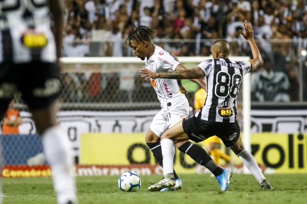 Matheus Jesus durante jogo com o Atlético-MG, pelo Campeonato Brasileiro