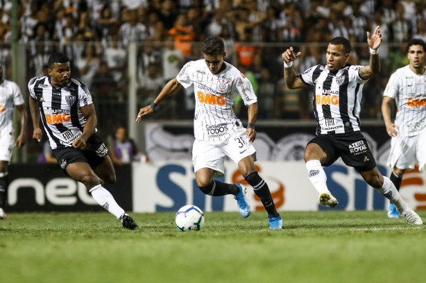 Pedrinho durante jogo com o Atlético-MG, pelo Campeonato Brasileiro