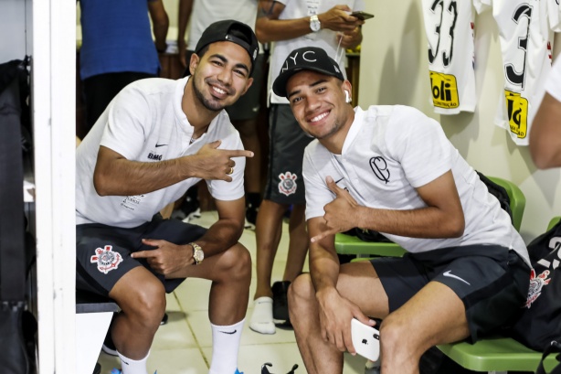 Sornoza no vestiário antes do jogo contra o Atlético Mineiro