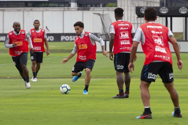 Gabriel voltam aos treinos para último compromisso do Timão no ano