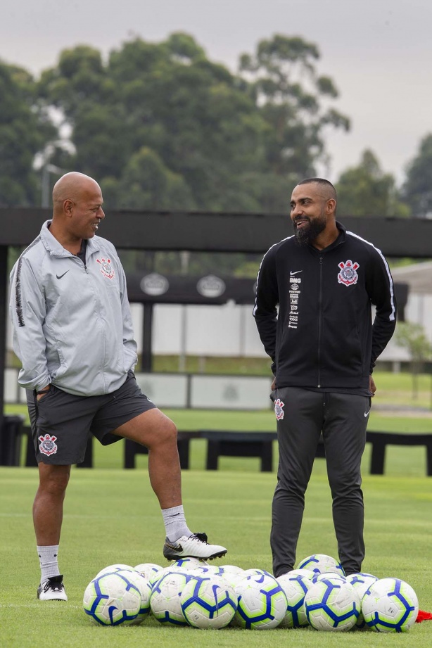 Mauro e Coelho voltam aos treinos para último compromisso do Timão no ano