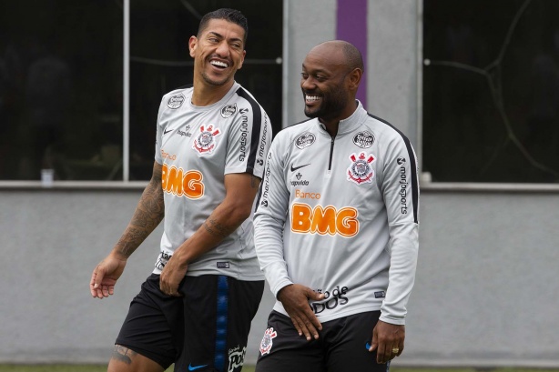 Ralf e Love voltam aos treinos para último compromisso do Timão no ano