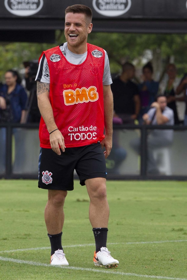 Ramiro voltam aos treinos para último compromisso do Timão no ano