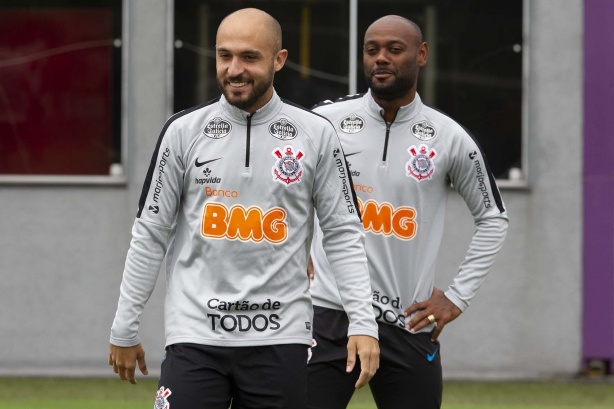 Régis e Love voltam aos treinos para último compromisso do Timão no ano