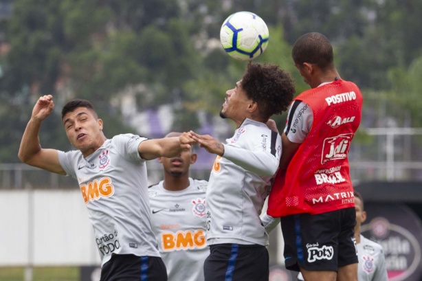 Roni e Urso voltam aos treinos para último compromisso do Timão no ano