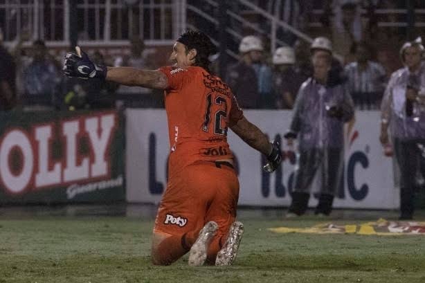 Cássio naquela clássico alvinegro