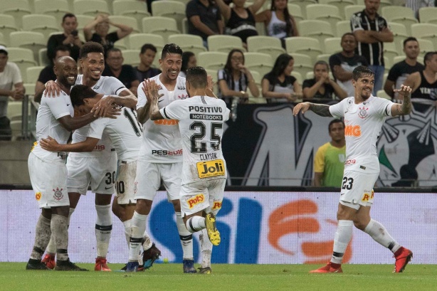 Os jogadores comemoraram muito a vitória conquistada diante do Ceará no primeiro jogo