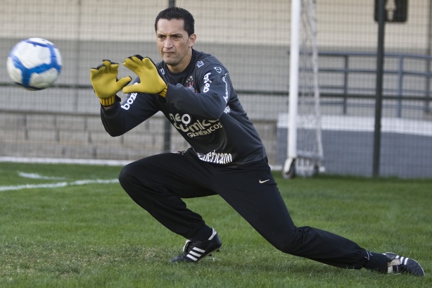 Paraguaio Aldo Bobadilla foi contratado durante a Copa do Mundo de 2010, na África do Sul; goleiro nunca chegou a entrar em campo