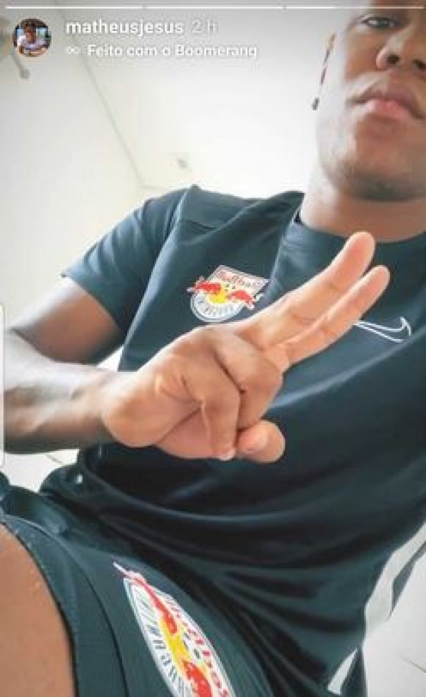 Jogador já se apresentou ao novo clube