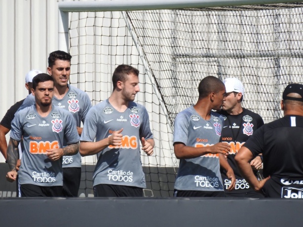 Carlos Augusto e Davó durante atividade no campo