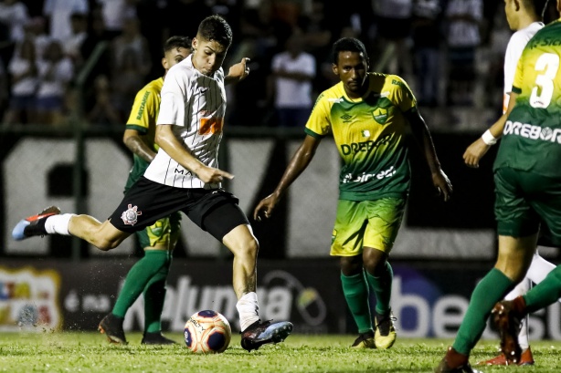 Gabriel no jogo contra o Cuiabá, pela Copinha 2020