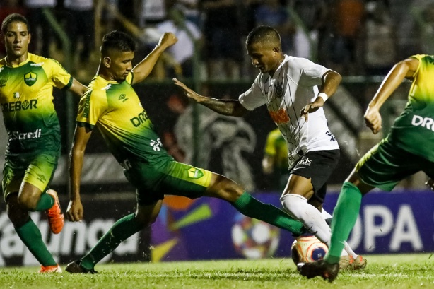 Léo Pereira no jogo contra o Cuiabá, pela Copinha 2020