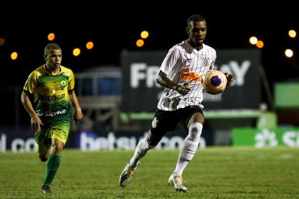 Lucas Pires no jogo contra o Cuiabá, pela Copinha 2020