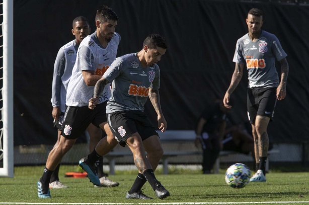 Méndez, Fagner e Luan no primeiro treino do Corinthians nos EUA
