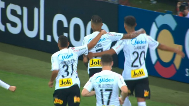 Luan não brilhou, mas ditou o ritmo do Corinthians na Arena