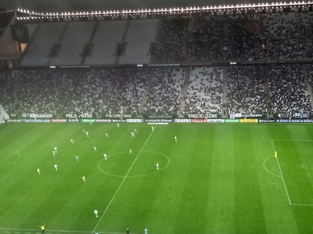 Piton e Fagner passaram boa parte do tempo no campo ofensivo