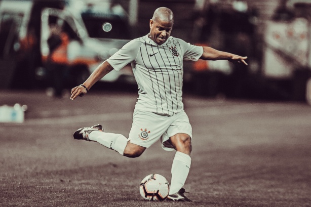 Campeo Mundial em 2000, Marcelinho Carioca esteve na Arena Corinthians