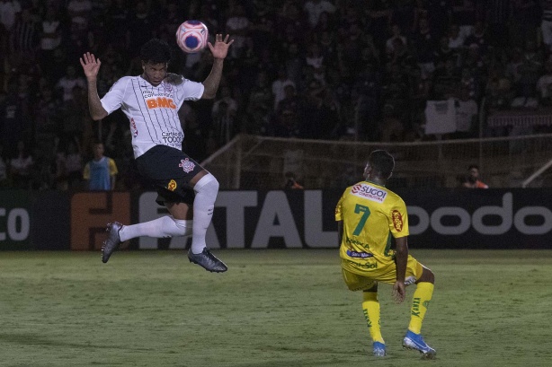 Gil durante partida contra o Mirassol, pelo Paulista