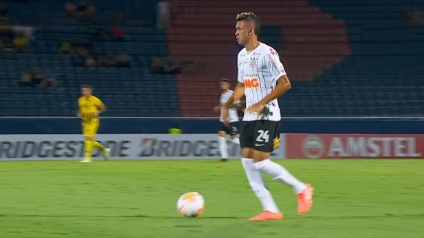 Cantillo não teve o mesmo espaço dos outros jogos para armar a equipe no primeiro tempo