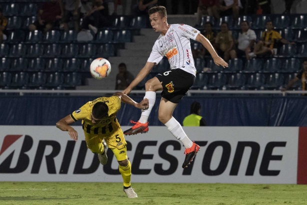Piton entrou durante o segundo tempo da partida, no lugar de Sidcley