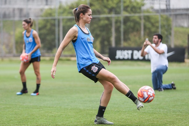 Zagueira trabalha há cerca de um mês com o restante do elenco alvinegro