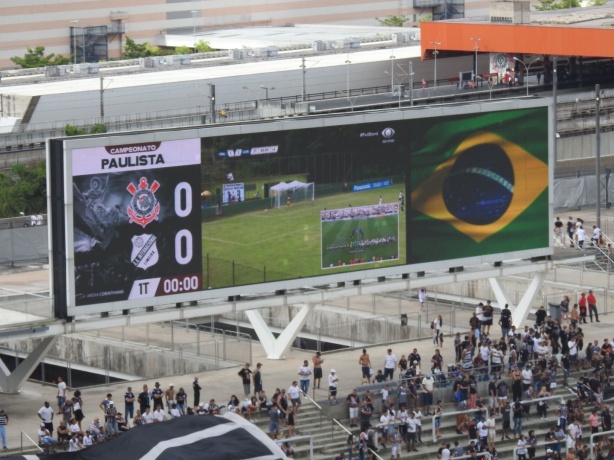 Teles da Arena Corinthians transmitiram os 90 minutos do Drbi pelo Brasileiro Feminino