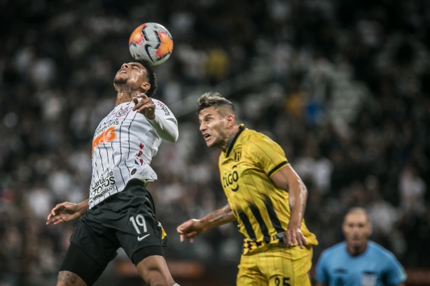 Gustavo entrou no segundo tempo, mas não conseguiu marcar