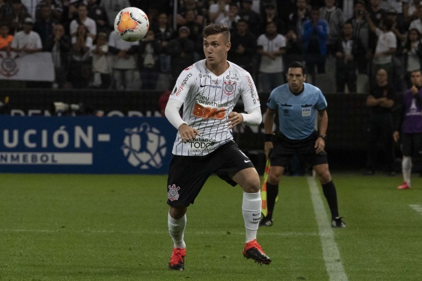 Piton durante jogo contra o Guaraní