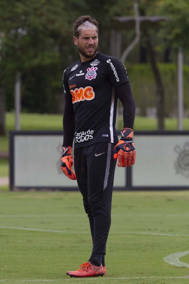Goleiro passou por brincadeira com os novos companheiros
