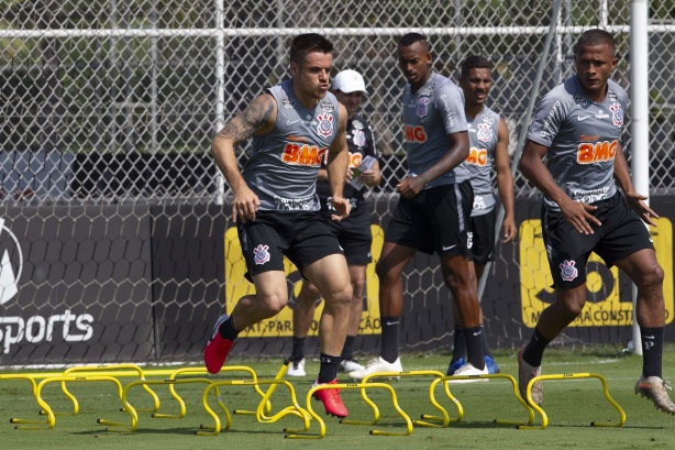 Ramiro fez aquecimento com o grupo, mas não trabalhou em campo com os demais
