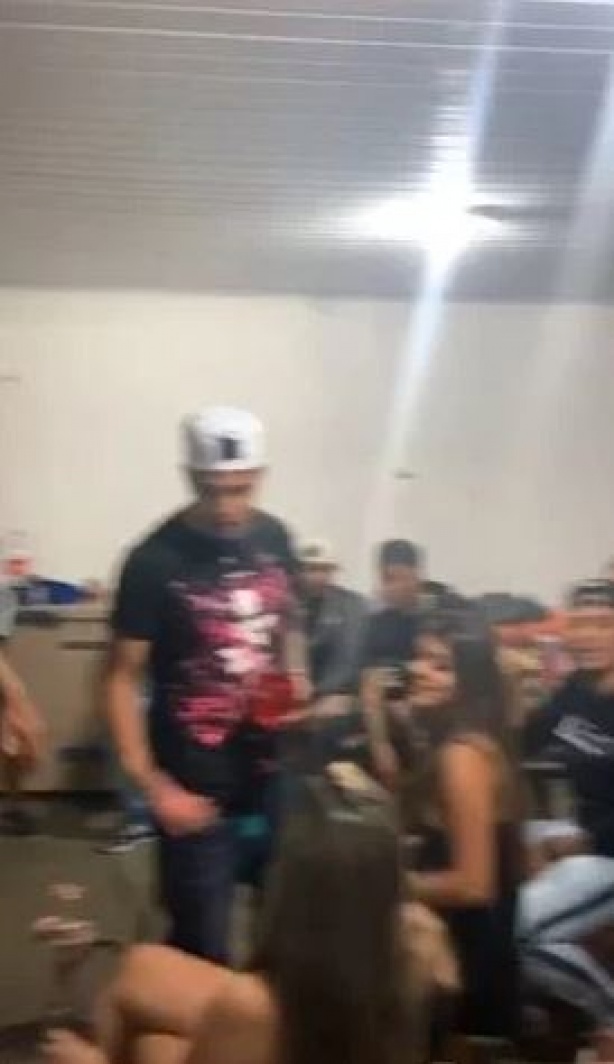 Jogador participou de confraternização com amigos