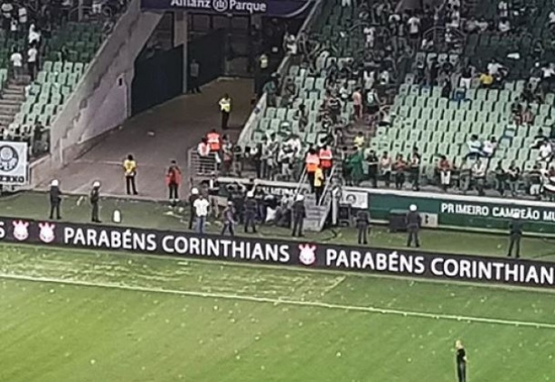 Palmeiras parabenizou o Corinthians pelo ttulo
