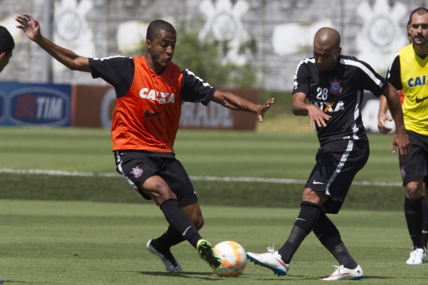 Rafael chegou a treinar com o grupo profissional do Corinthians