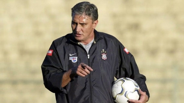 Tite comanda treino do Corinthians em 2004