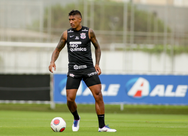 Paulinho brilha e se isola na artilharia do Corinthians em 2022