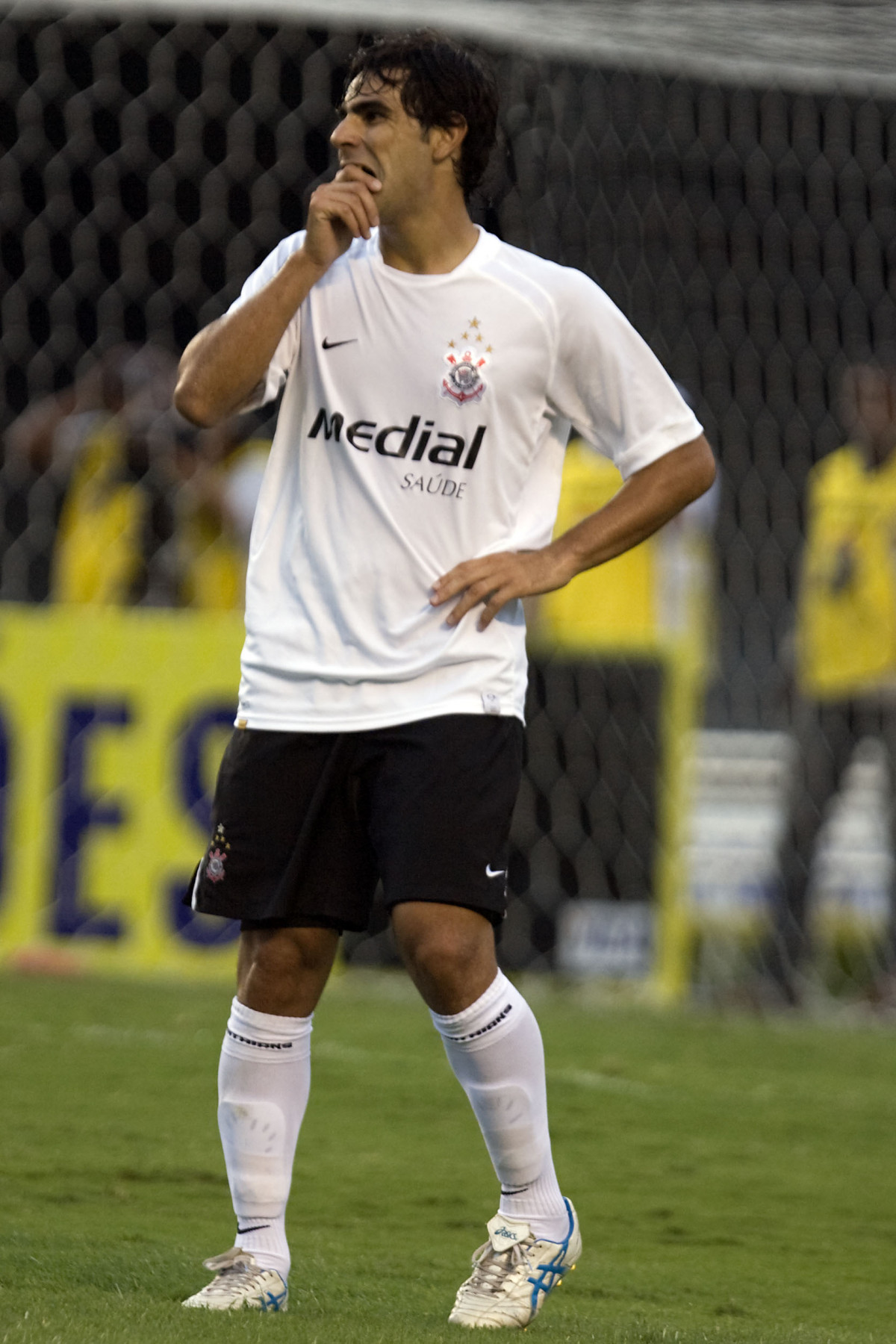 Herrera lamenta a perda de um gol, durante partida vlida pelo Campeonato Paulista 2008, primeiro turno, realizada no estdio do Morumbi, zona sul de So Paulo, neste domingo a tarde