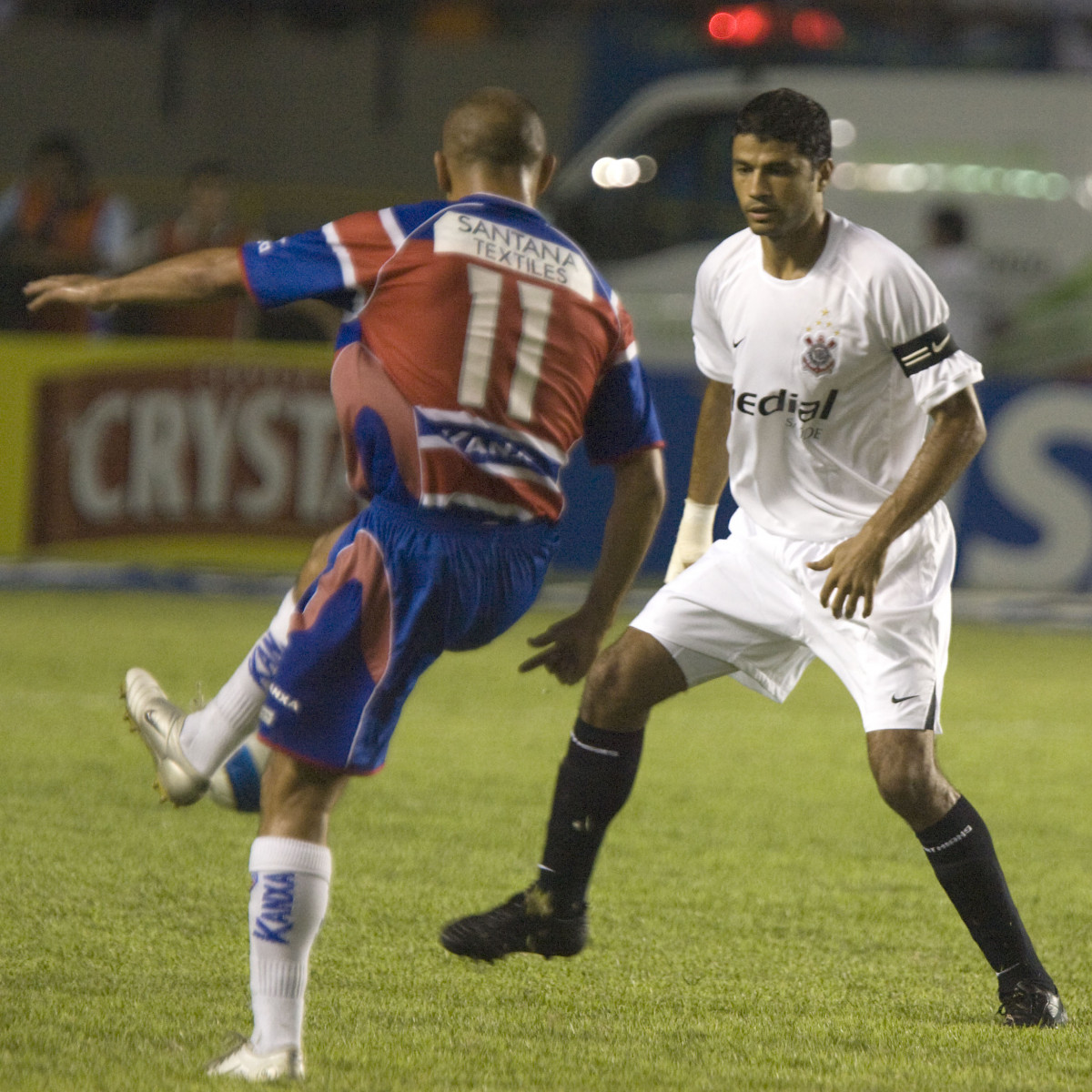 Romulo(11) e William, durante partida vlida pela Copa do Brasil 2008, segunda fase, realizada no estdio Castelo, em Fortaleza, nesta quarta-feira, dia 19/03, a noite