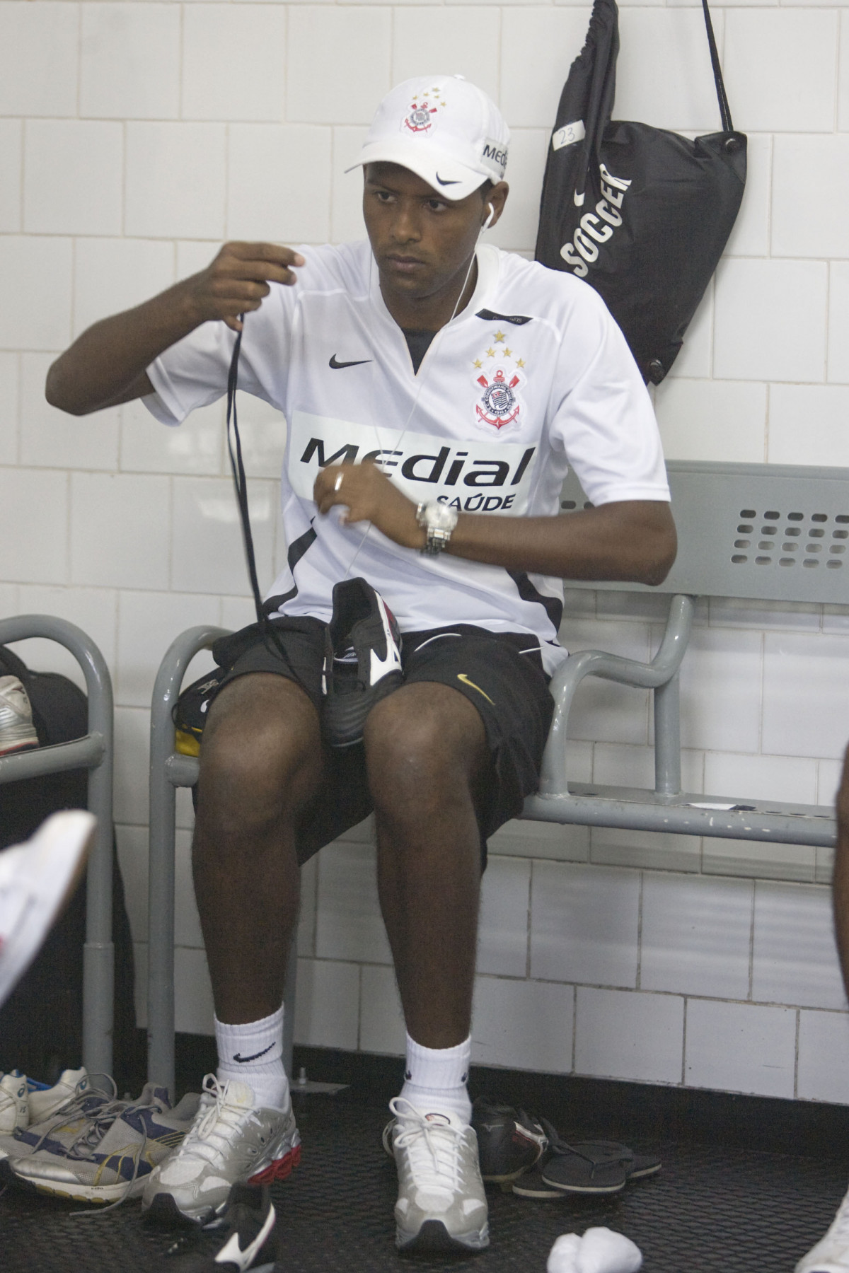 Fabinho nos vestirios antes da partida vlida pelo Campeonato Paulista 2008, primeiro turno, realizada no Morumbi, zona sul de So Paulo, neste domingo a tarde