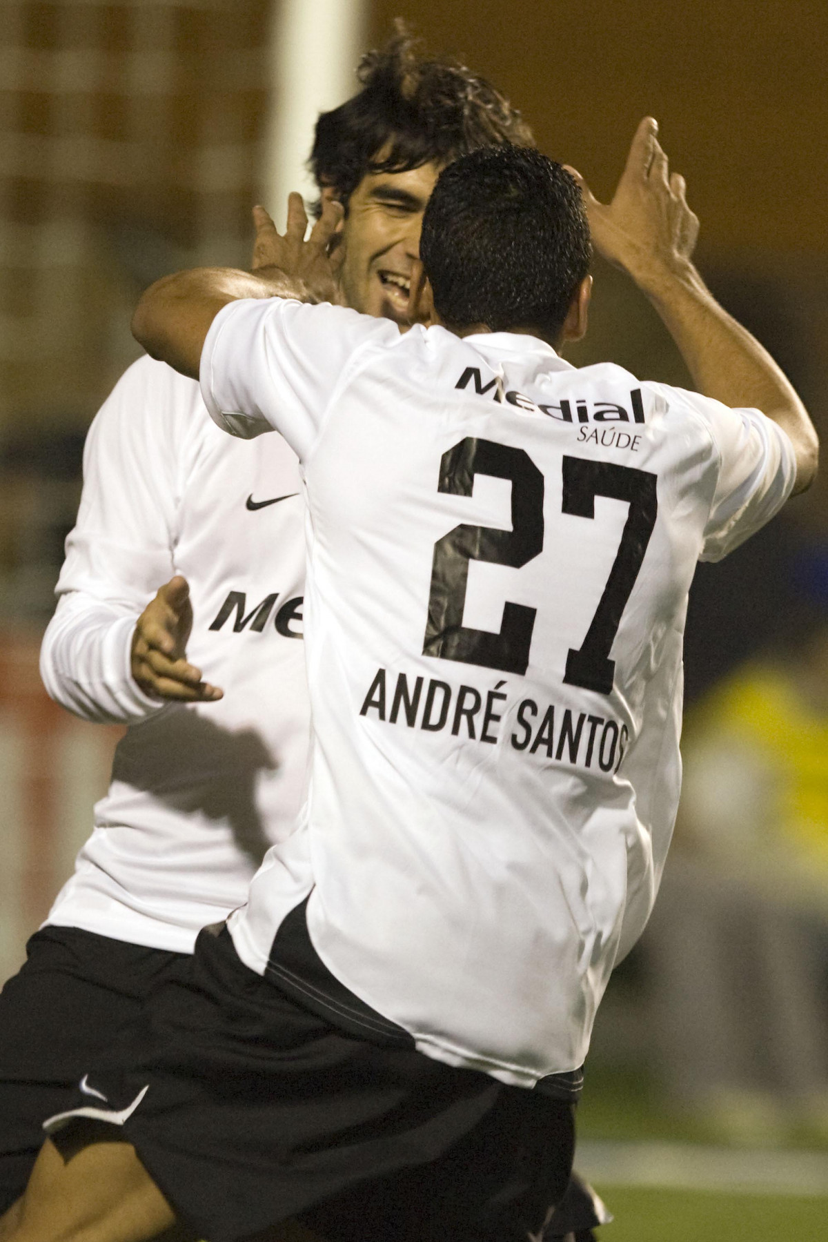 SP - CORINTHIANS/SP X FORTALEZA/CE- ESPORTES - Herrera comemora seu gol com Andr Santos, de costas, na partida vlida pelo Campeonato Brasileiro da Segunda Divisao 2008, realizada no estdio do Pacaembu, neste sbado a tarde
