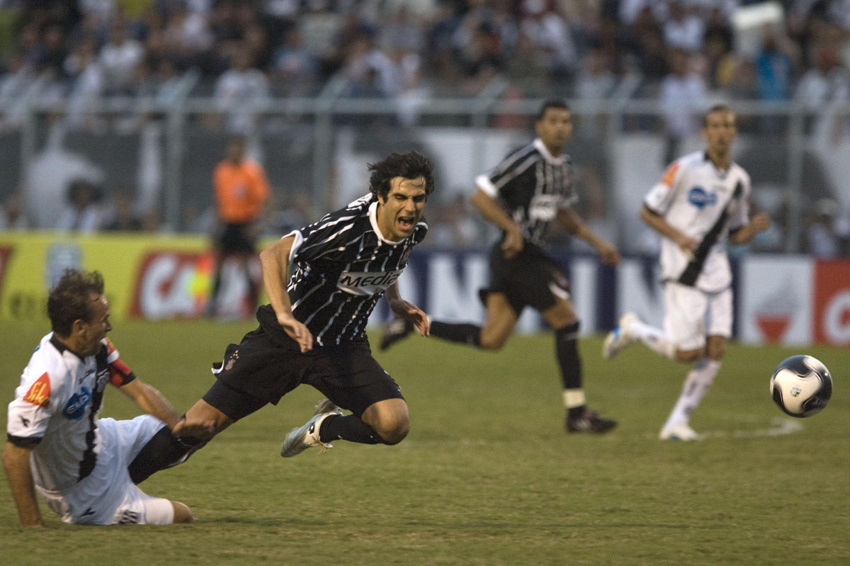 SP - PONTE PRETA/CAMPINAS X CORINTHIANS/SP - ESPORTES - durante partida válida pelo Campeonato Brasileiro da segunda divisão 2008, primeiro turno, realizada no estádio Moisés Lucarelli, em Campinas, interior de São Paulo, neste sábado a tarde
