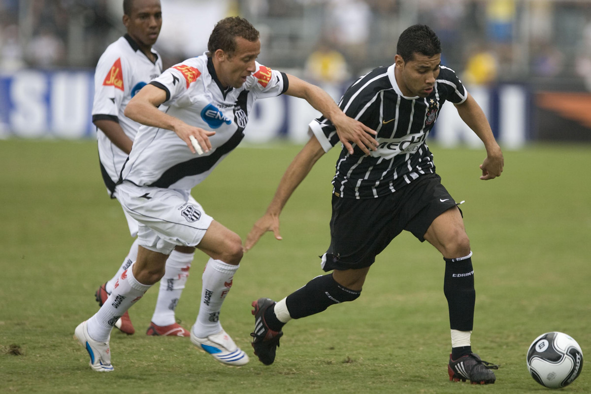 SP - PONTE PRETA/CAMPINAS X CORINTHIANS/SP - ESPORTES - durante partida vlida pelo Campeonato Brasileiro da segunda diviso 2008, primeiro turno, realizada no estdio Moiss Lucarelli, em Campinas, interior de So Paulo, neste sbado a tarde